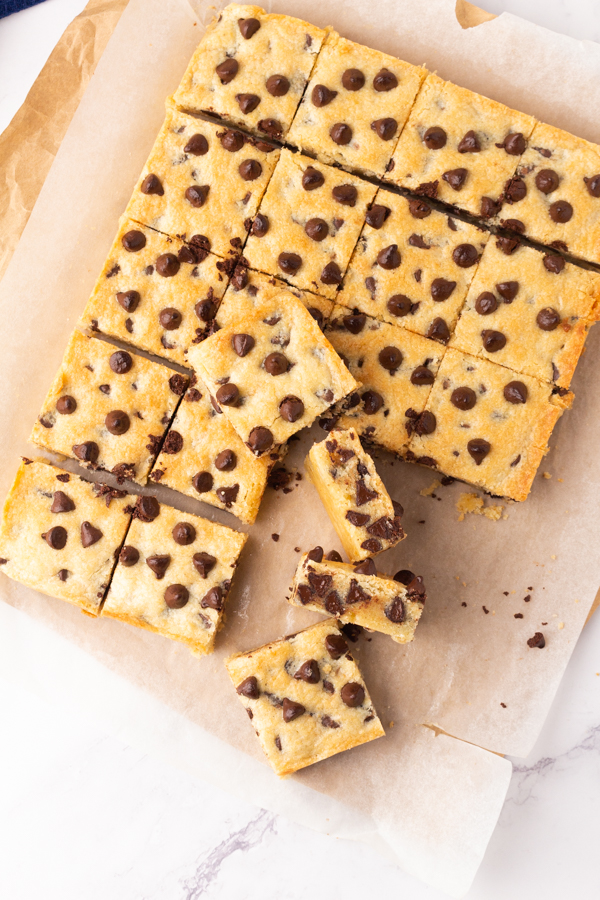 soft chocolate chip cookie bars
