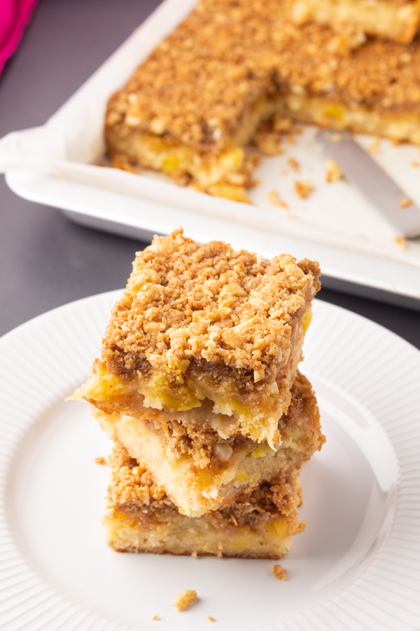 Pineapple crumb bars