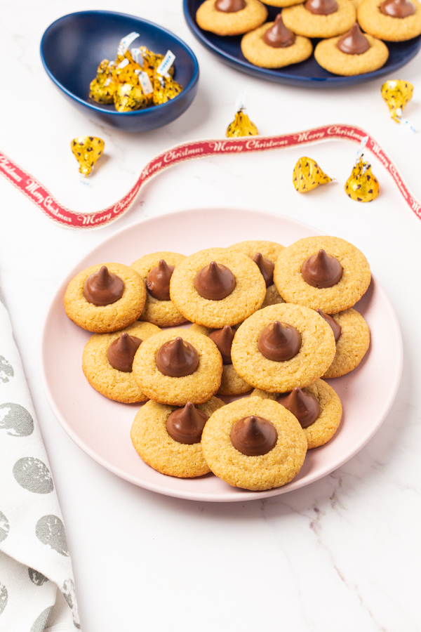 Almond kisses cookies recipe